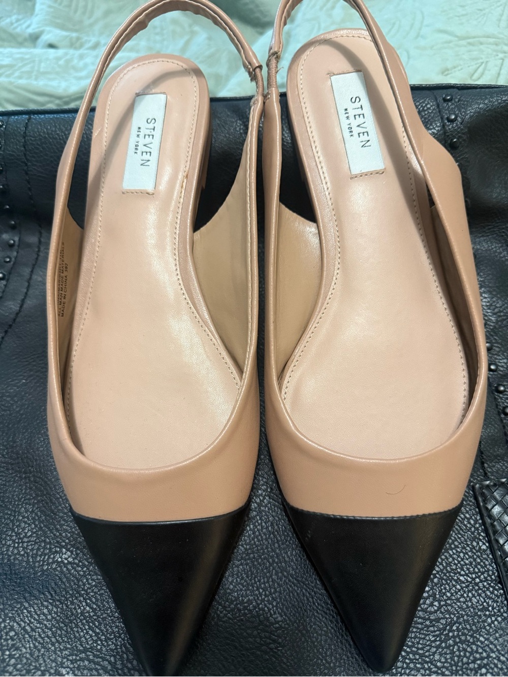 Steve Madden Nude and Black Pointed Slingback Flats